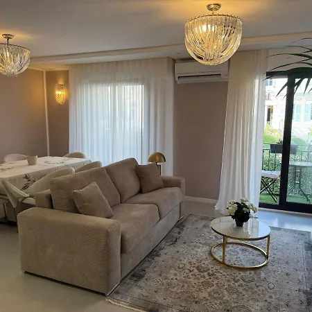 Seaside, Old City, Italian Border & Parking Apartment