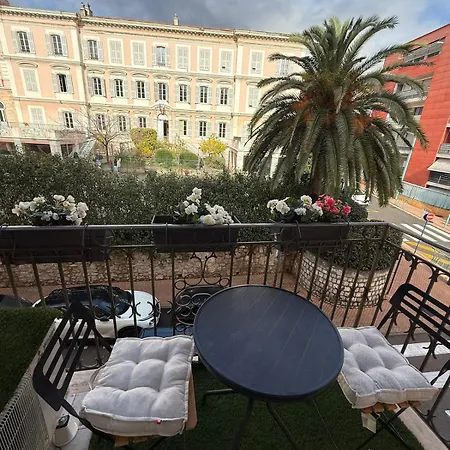 Apartment Seaside, Old City, Italian Border & Parking