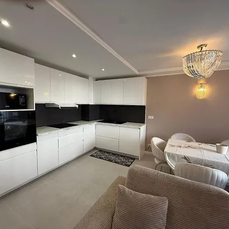 Seaside, Old City, Italian Border & Parking Apartment Menton