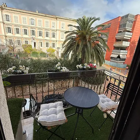 Seaside, Old City, Italian Border & Parking Menton